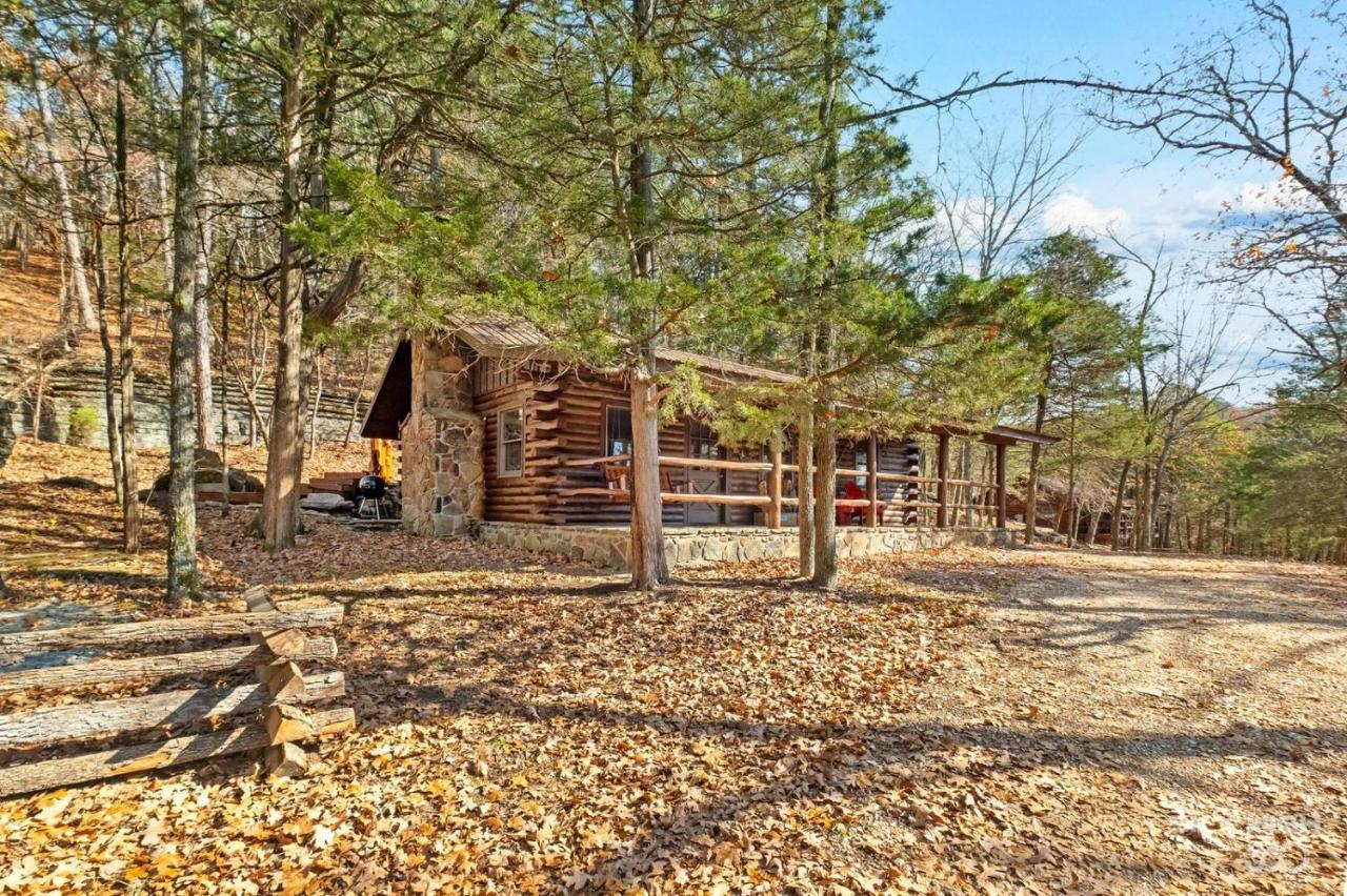 The Lake House Two-Bedroom Cottage with Hot Tub – Hill View