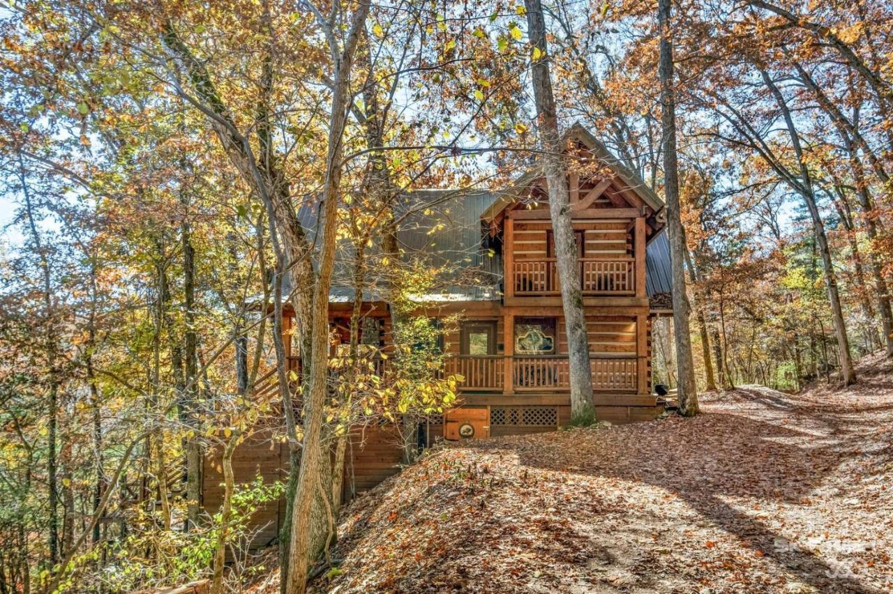 Elk Lodge One-Bedroom Cottage Spa Bath – Forest View