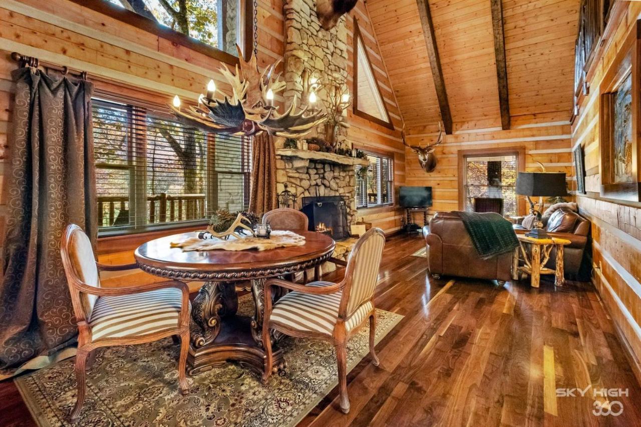 Elk Lodge One-Bedroom Cottage Spa Bath – Forest View