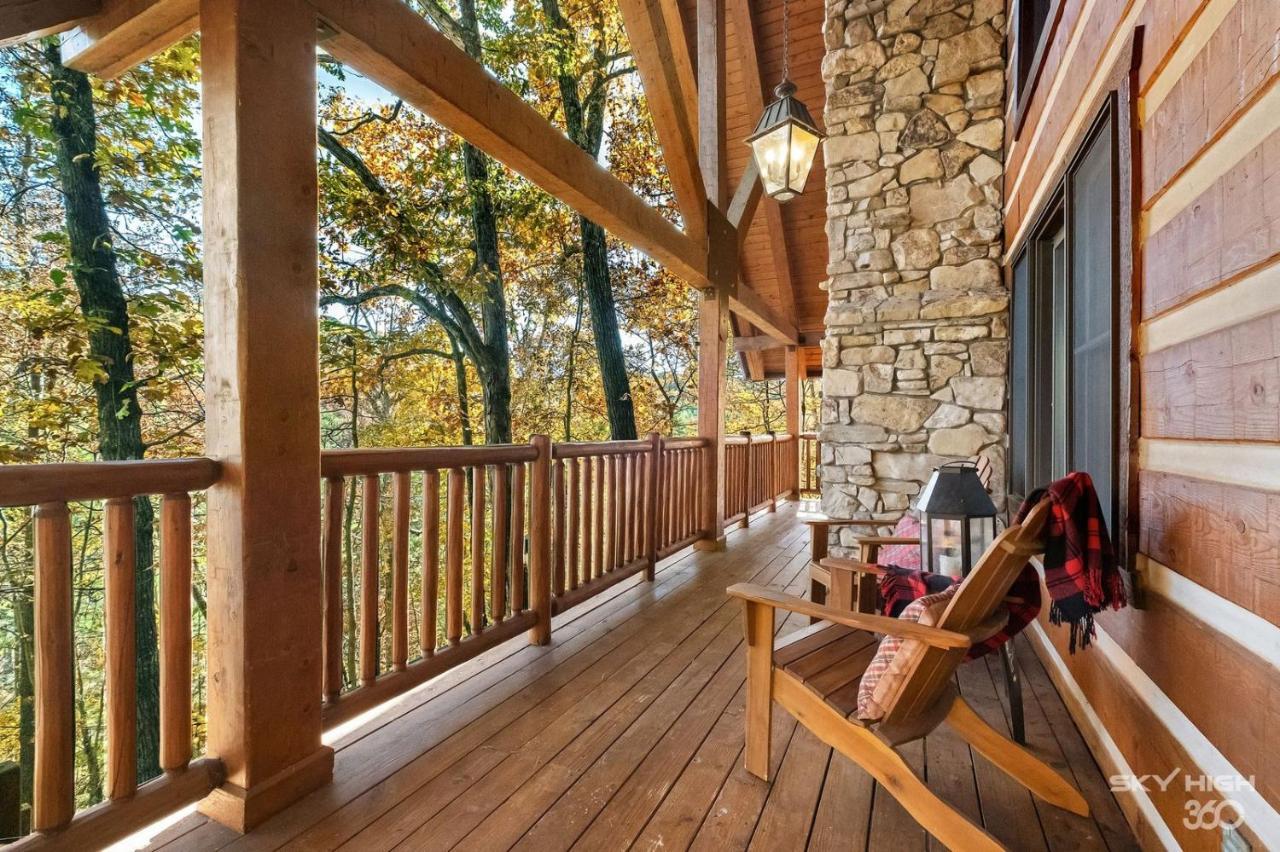 Elk Lodge One-Bedroom Cottage Spa Bath – Forest View